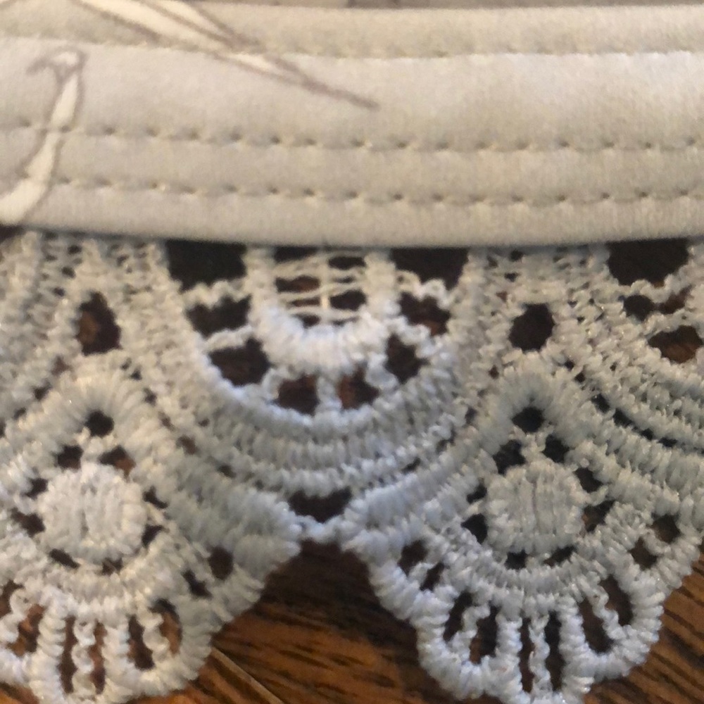 NWOT KENDALL & KYLIE bikini TOP - Picture 3 of 6